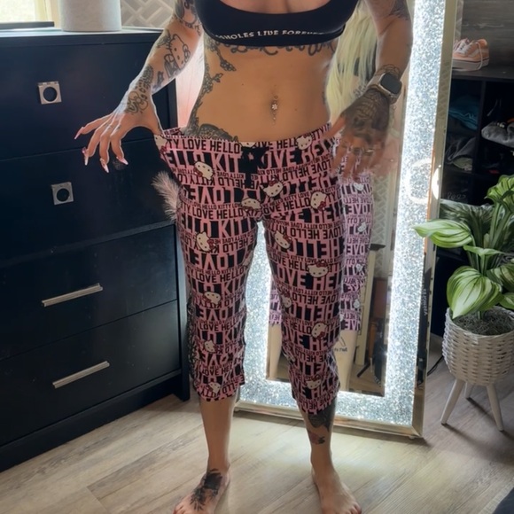 Hello Kitty PJ Capris - Picture 4 of 4
